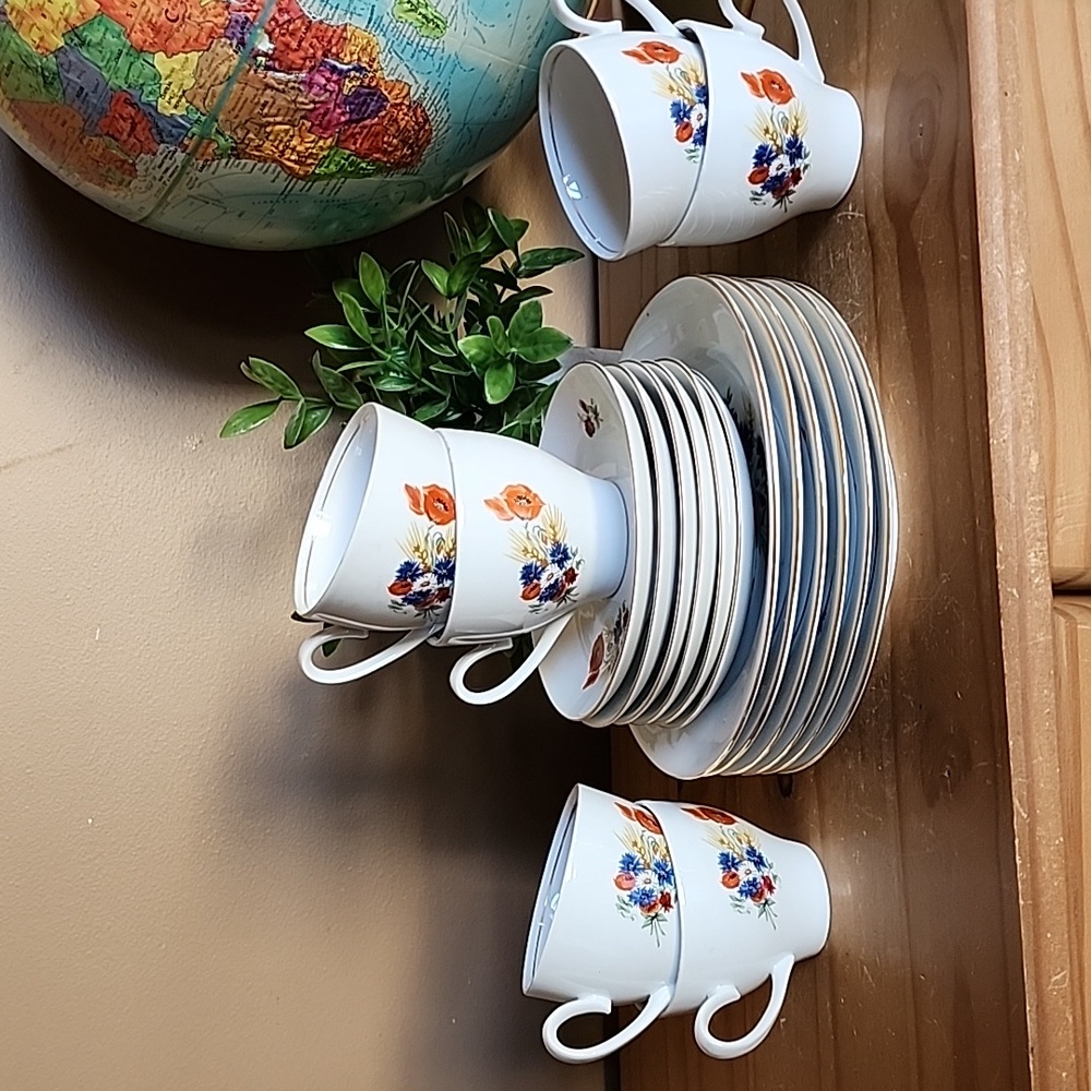 Vintage KAHLA Floral Porcelain 18 Piece Coffee Set